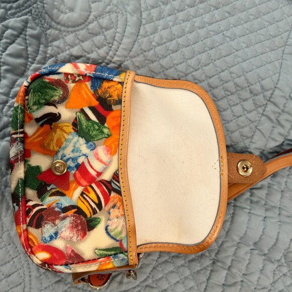 Cute Dooney & Bourkey wristlet - Picture 5 of 5